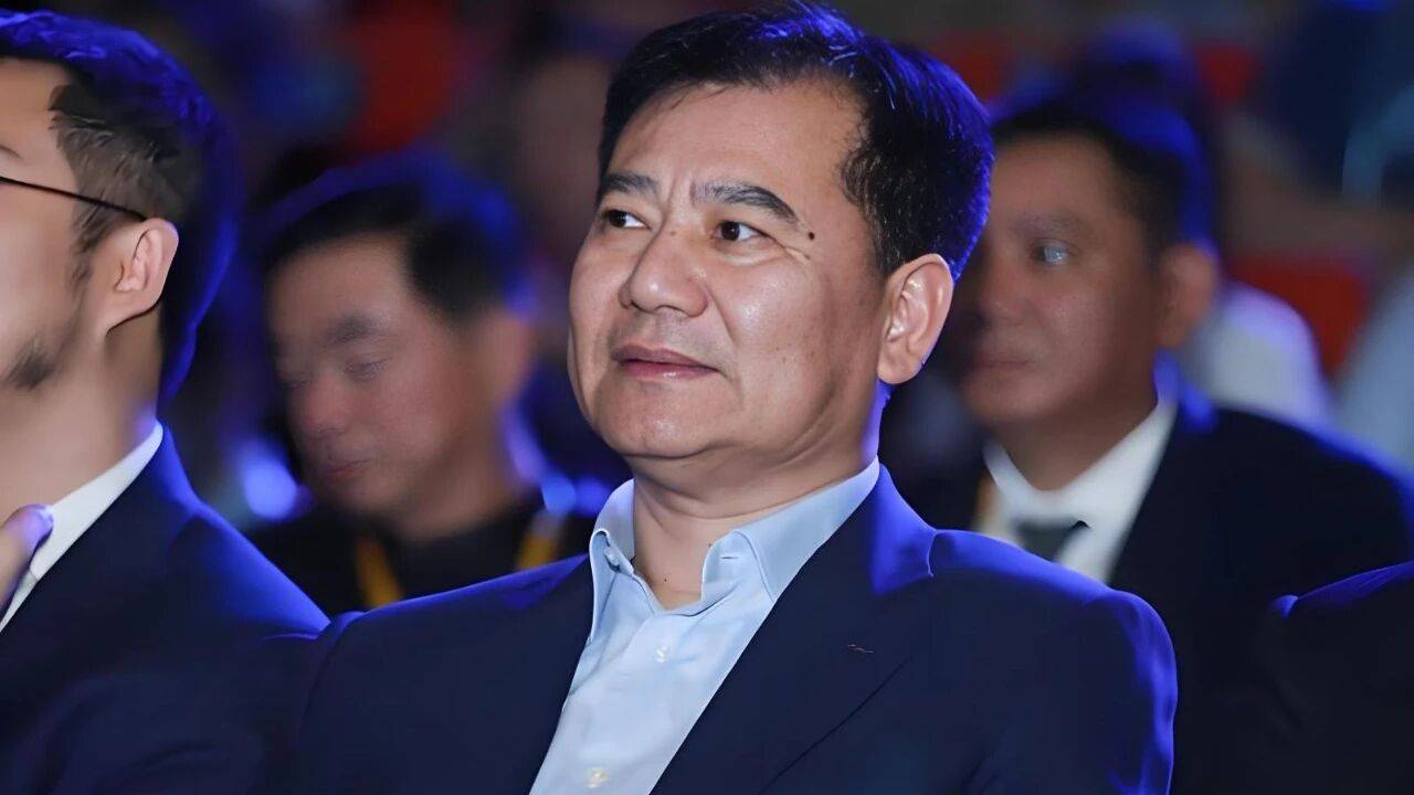 苏宁易购从ICU挣扎着站起来了