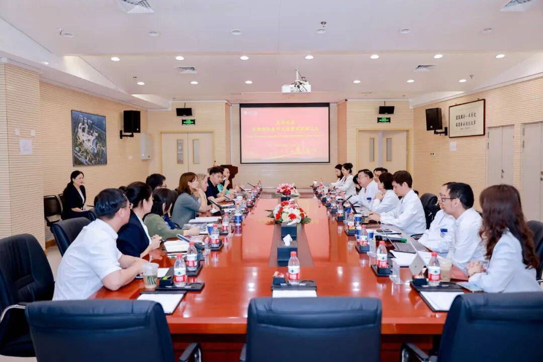 “国际”新闻 | 2025首都国际医学大会国际嘉宾参访北京大学国际医院 共绘全球医学协作新蓝图