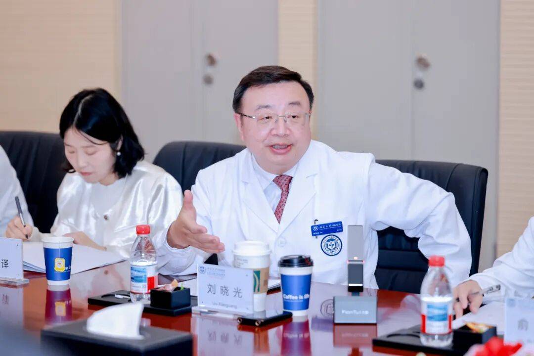 “国际”新闻 | 2025首都国际医学大会国际嘉宾参访北京大学国际医院 共绘全球医学协作新蓝图