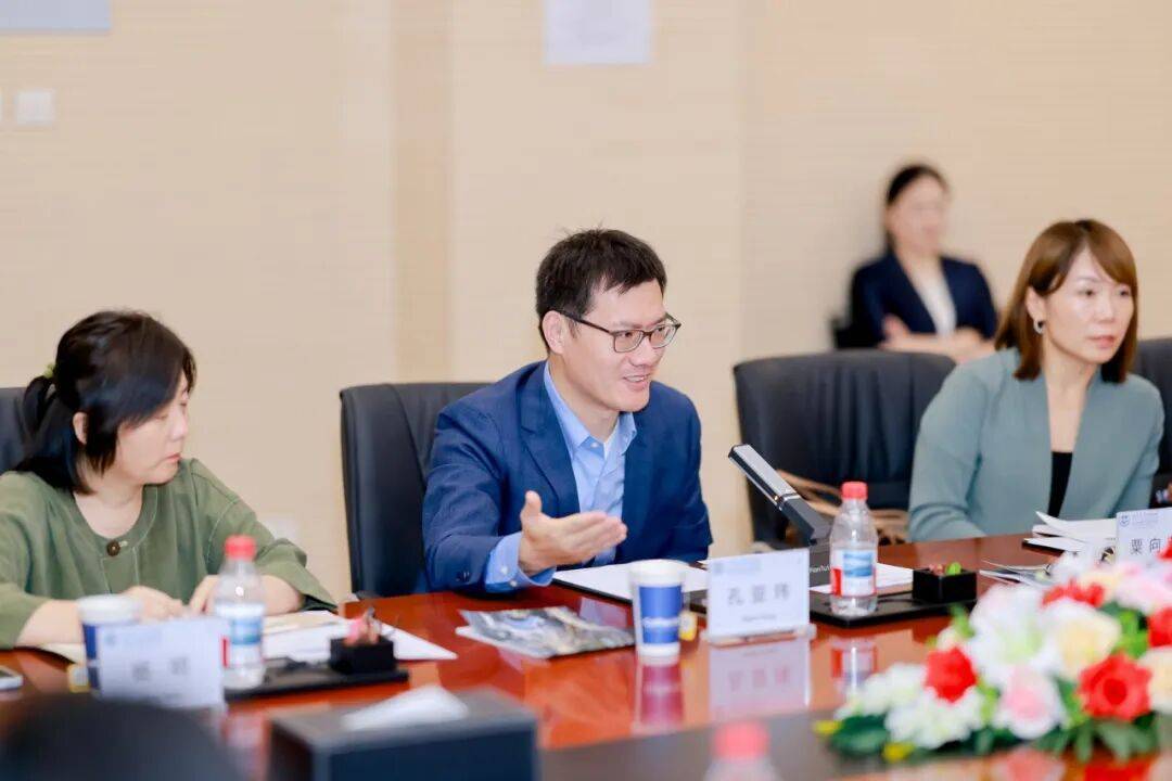 “国际”新闻 | 2025首都国际医学大会国际嘉宾参访北京大学国际医院 共绘全球医学协作新蓝图