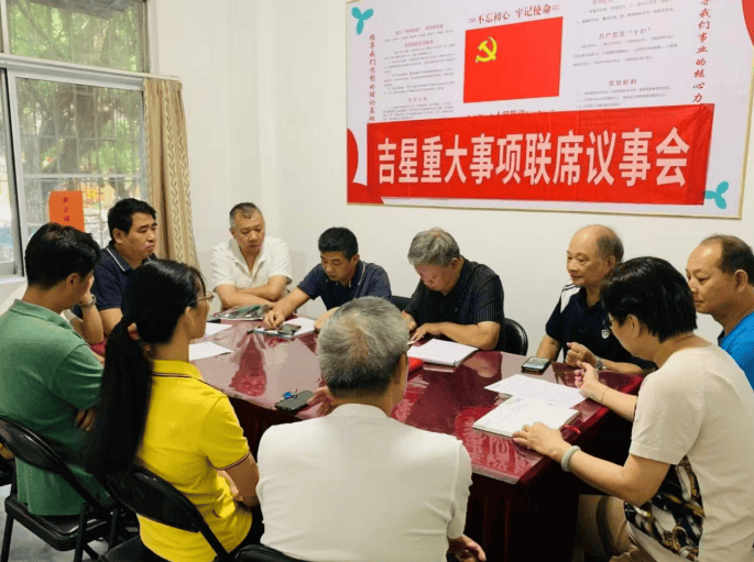 物业费6毛收不上,涨价后几乎收满!深圳一30多年老小区,改变如何发生?