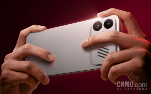 “机圈王昭君”能否冰封全场？REDMI K90 Max挑战4小时高强度比赛