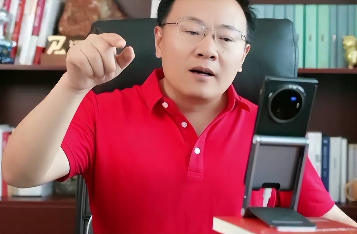 千万爆仓怪学员?任泽平这场纠纷,撕开付费财经圈的遮羞布
