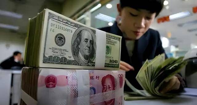 人民币升值是大势所趋？人民币若是升值，买房好还是卖房好？